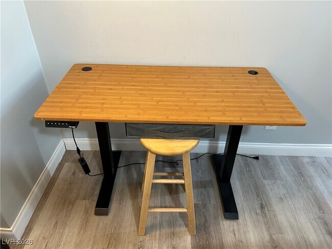 Building Photo - 5045 Spencer St