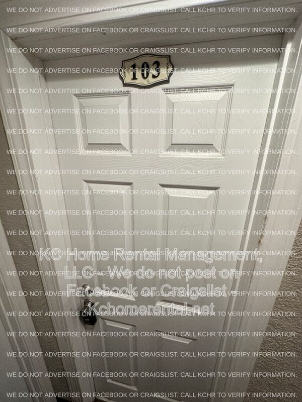 Building Photo - 901 N 16 St