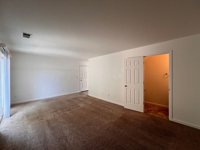 Building Photo - 725 Starlite Dr