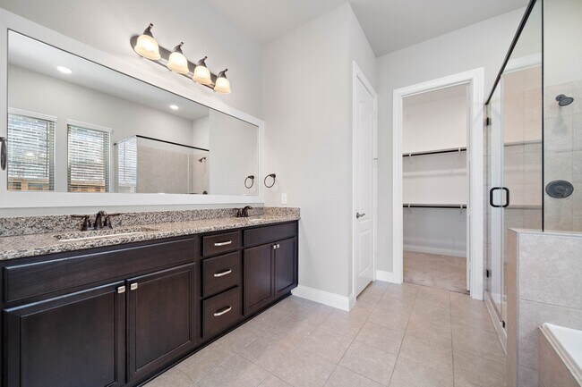 Building Photo - 4218 Davis Oak Dr