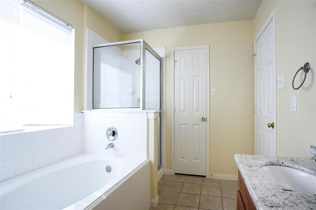 Building Photo - 8410 Taraglen Ct