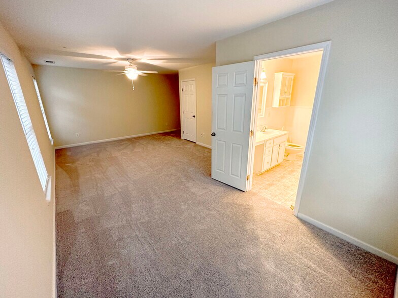 Master bedroom - 2018 Southridge Drive