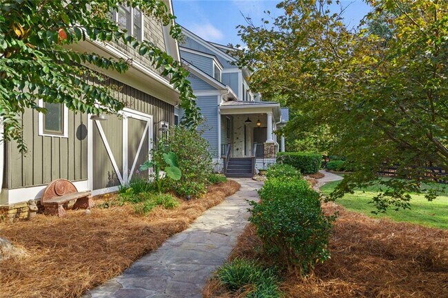 Building Photo - 390 Hembree Rd