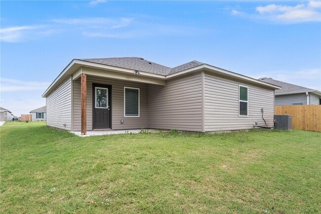 Building Photo - 3604 N Hariet Dr