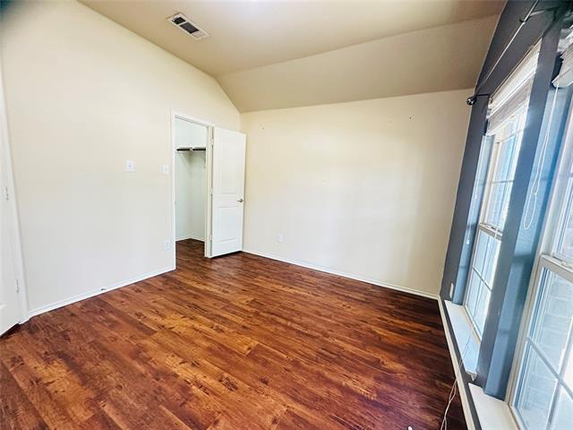 Building Photo - 905 Golden Bear Ln