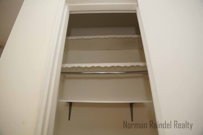 Building Photo - 1745 E 12th St