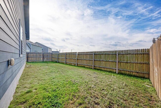 Building Photo - 129 Vulcan Dr