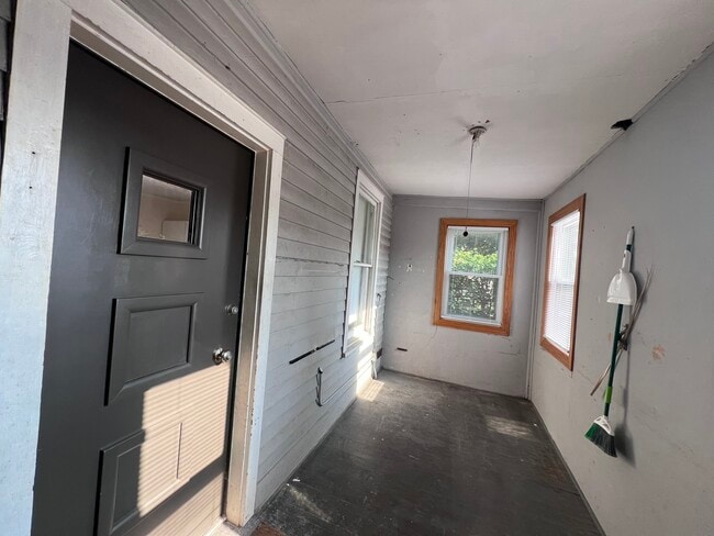 Building Photo - 5104 S Kilpatrick Ave