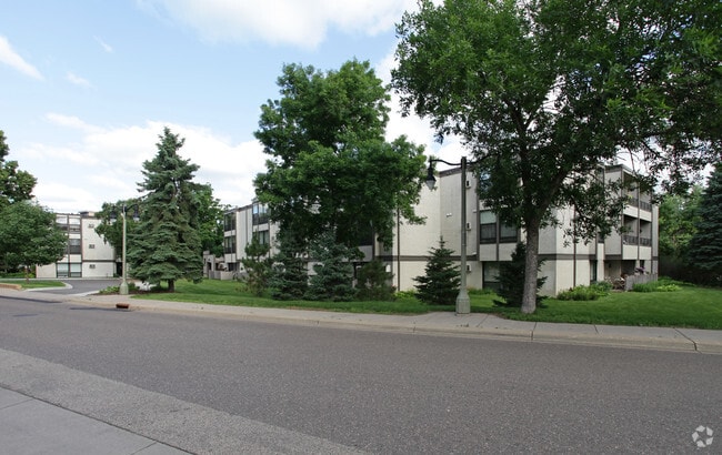 Building Photo - Westmoreland Hills