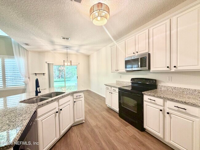 Building Photo - 1720 Cross Pines Dr