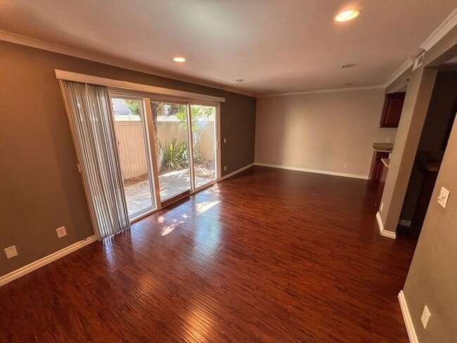 Building Photo - La Habra 2BR Townhome with Garage & Patio