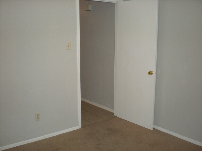 Building Photo - 5306 Prairie Ridge Rd