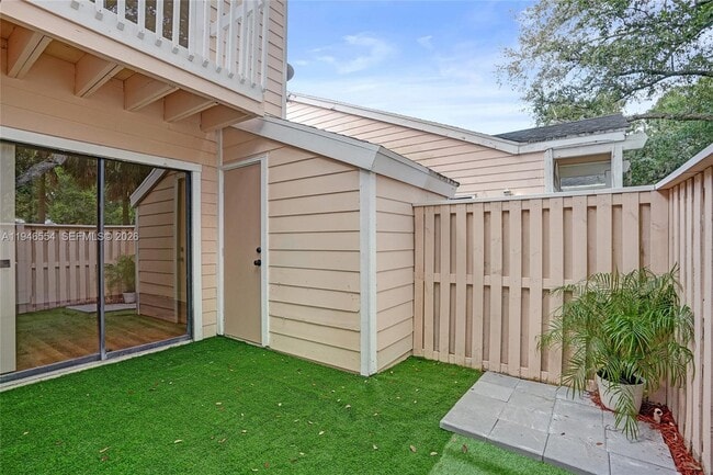 Building Photo - 1846 Racquet Ct