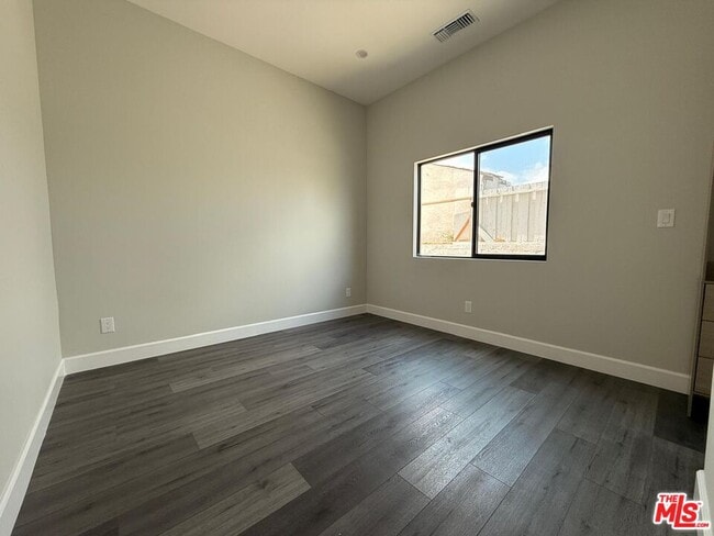 Building Photo - 6224 Bakman Ave