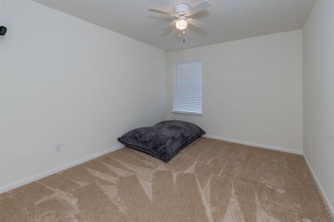 Building Photo - 4004 Rocky Shore Ln