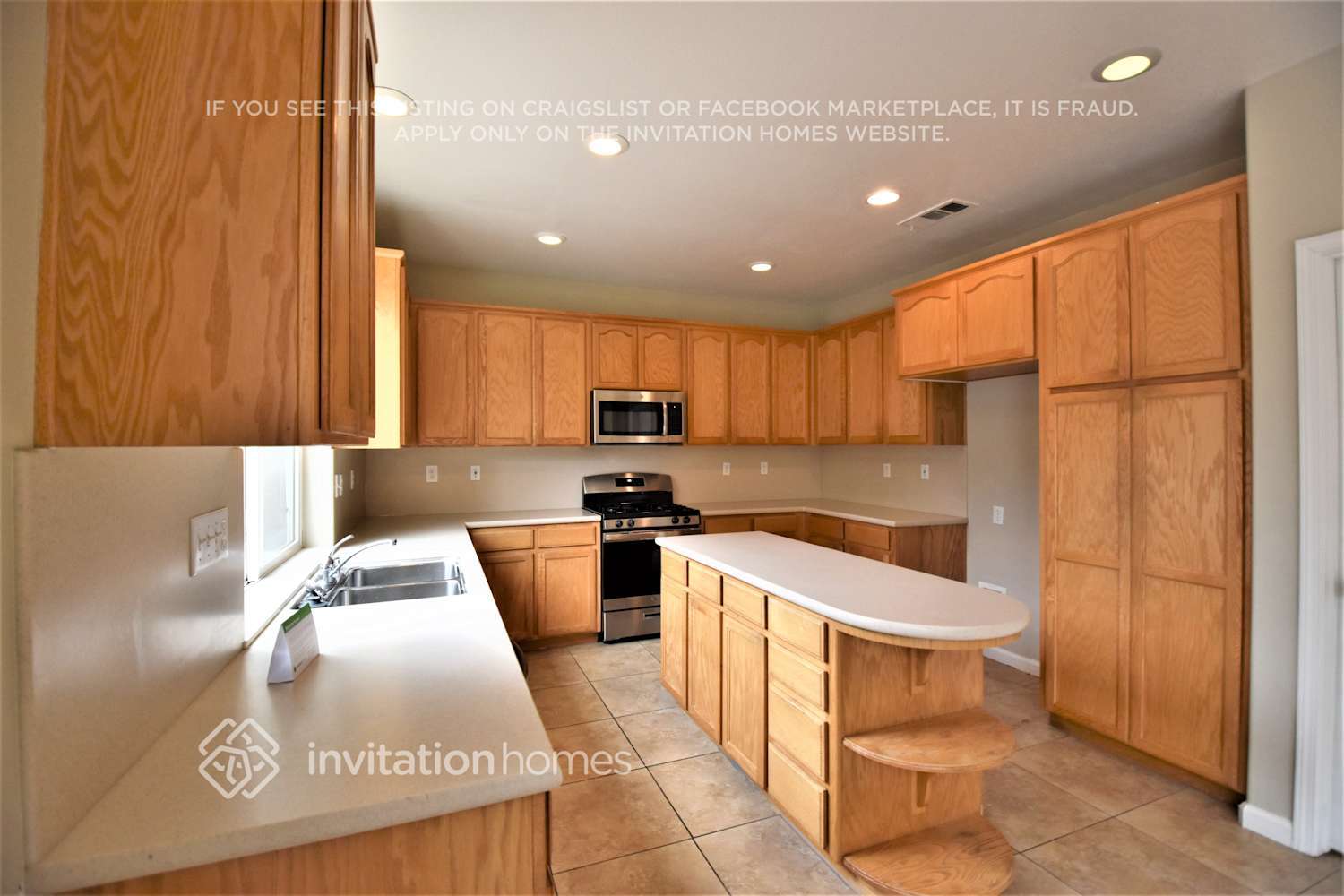 Building Photo - 1009 Foxfire Dr