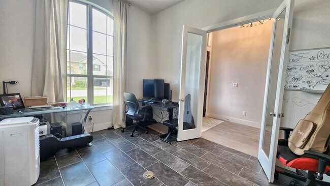 Building Photo - 349 Bright Sky Dr