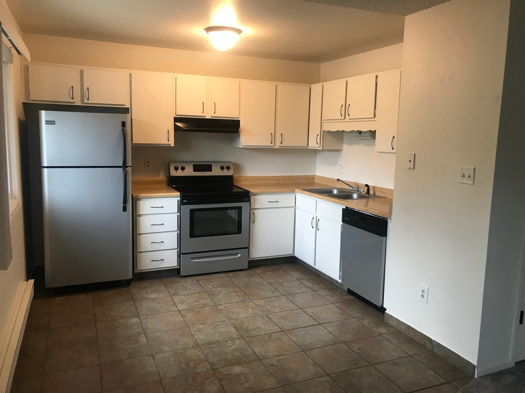 Building Photo - 5415 Akes Dr