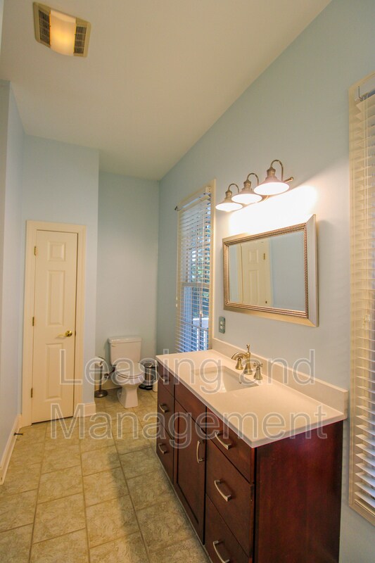 Building Photo - 1666 Back Creek Rd