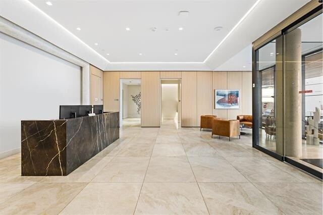 Building Photo - 144 1st St
