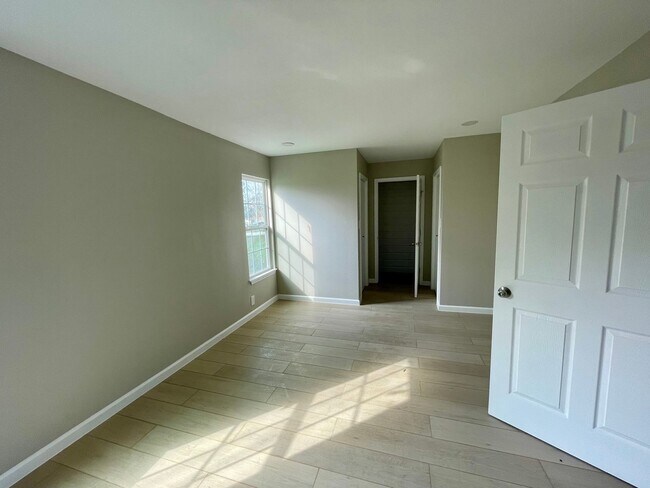 Building Photo - 503 Hill St