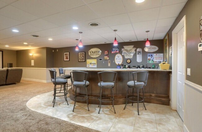 Building Photo - Luxury 5-Bedroom Home for Rent – $4,500/Month + Utilities