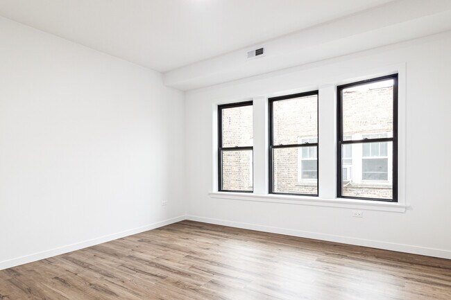 Building Photo - 1426 W Jonquil Terrace