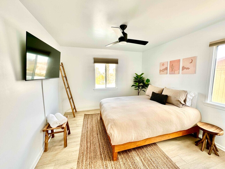 Building Photo - 72319 El Paseo Dr