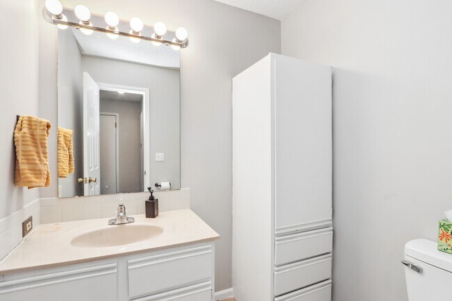 Building Photo - 8927 Hauser St