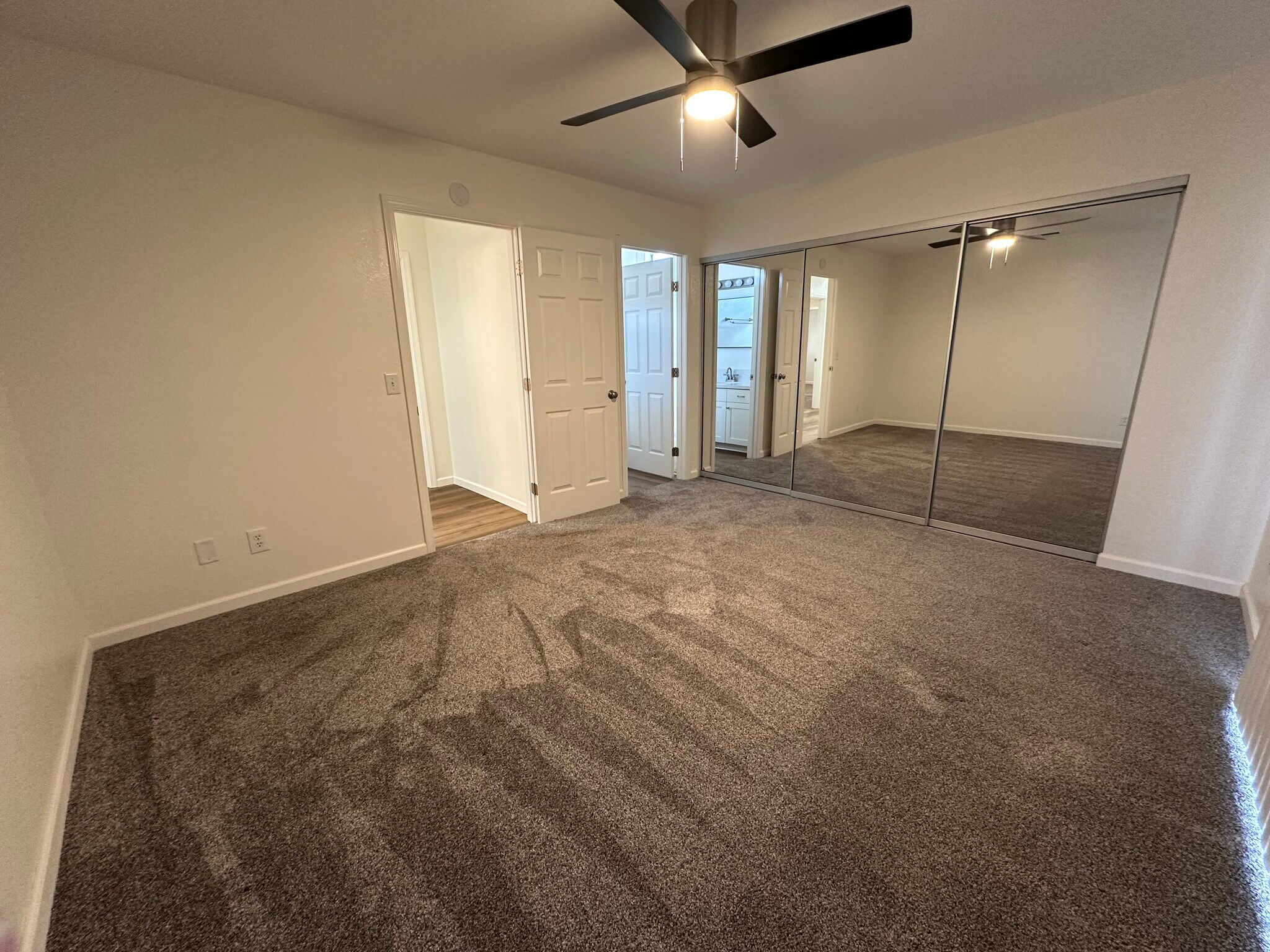 Building Photo - 1371 Marline Ave