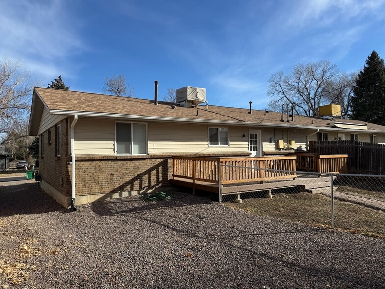 Rear Deck - 425 S Oak St