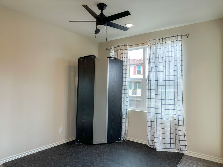 Building Photo - 14770 Palmera Ct