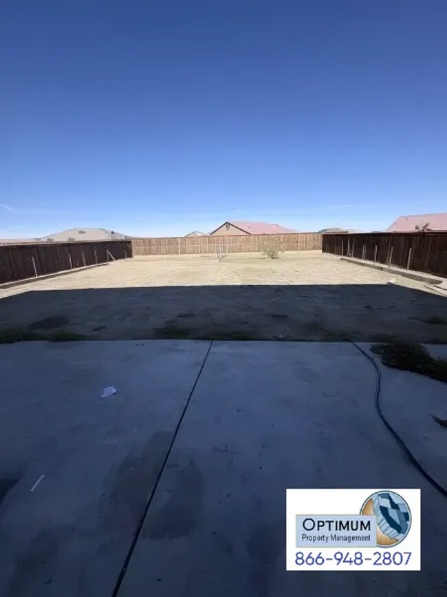 Building Photo - Beautiful 4 Bedroom, 3 Bathroom Two-Story Home with Loft & Spacious Backyard