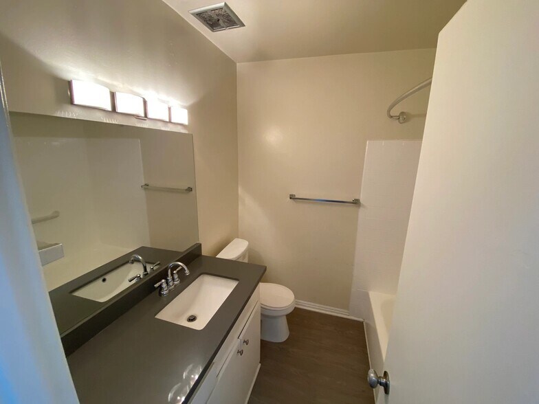 Building Photo - 5307 Sepulveda Blvd