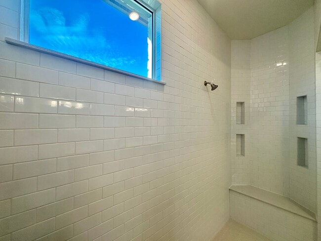 Building Photo - 4 Bed 3 Bath Austin Tx!!!! NEW MANAGEMENT