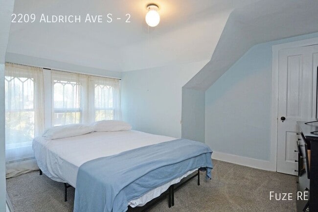 Building Photo - 2209 Aldrich Ave S