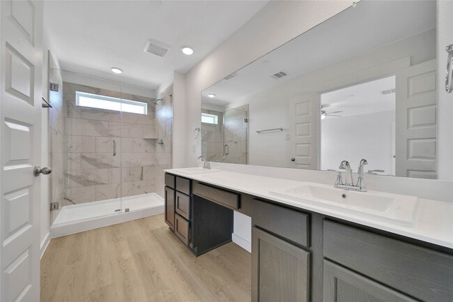 Building Photo - 11915 Carvalho Dr
