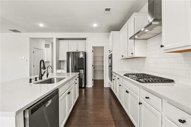 Building Photo - 5510 Bower Pl