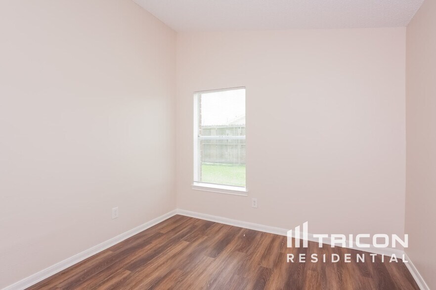 Building Photo - 3103 Kelling St