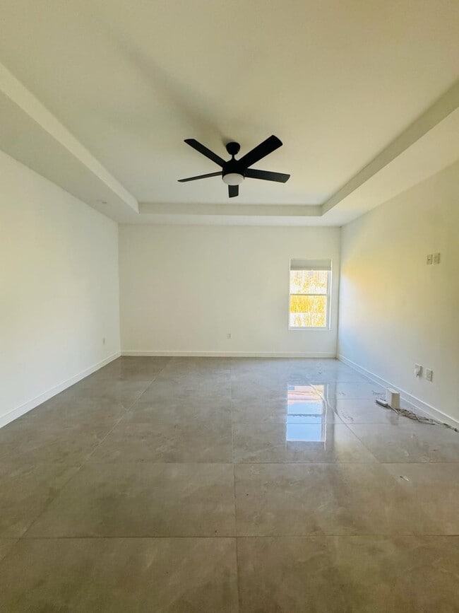 Building Photo - 420 Placido Dr