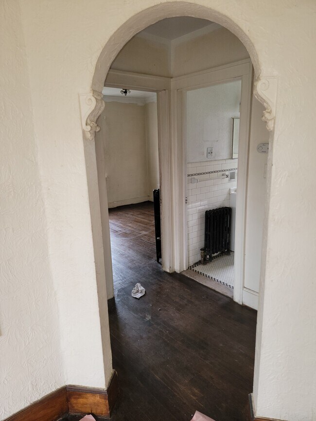 5108 Devonshire LLC 5108 Devonshire Rd Detroit MI 48224 Apartment