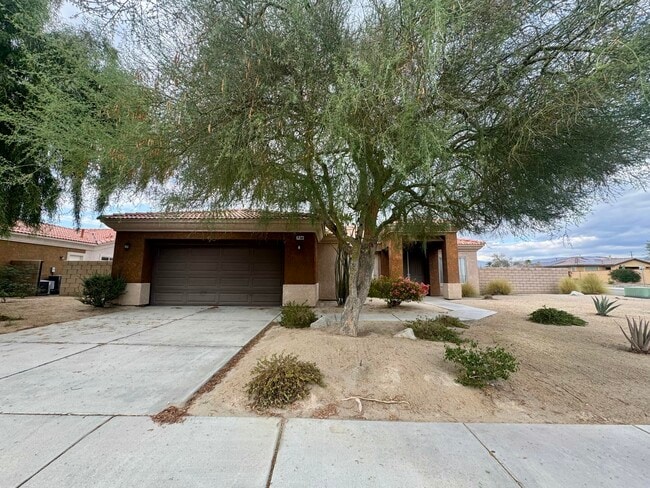 Primary Photo - 74088 Daisy Ln