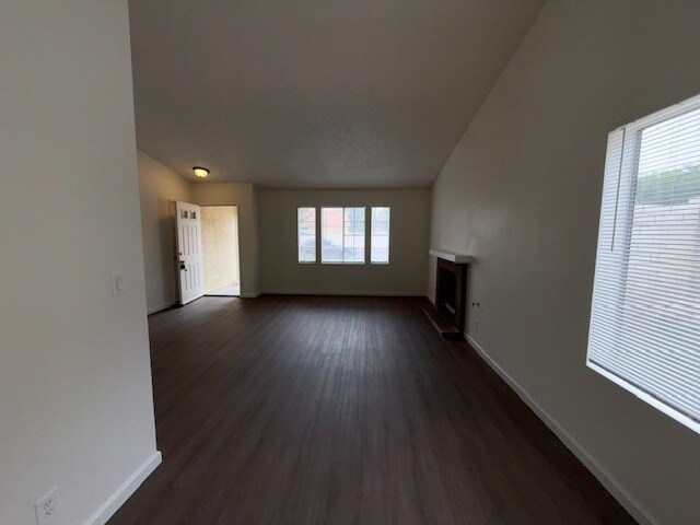 Building Photo - 474 Old Palms Dr