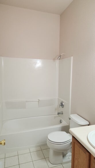 Master bath - 7944 Antelope Valley Pt