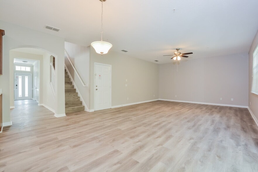 Building Photo - 9700 Moss Rose Way