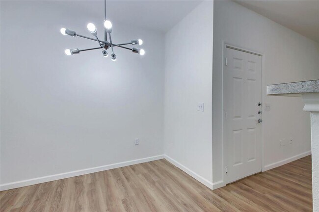 Building Photo - 2320 Gracy Farms Ln