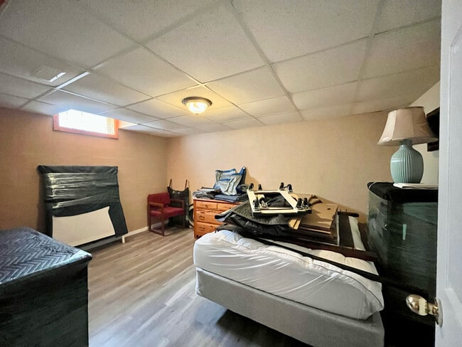 Building Photo - 6286 Fenn Rd