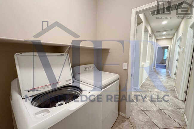 Building Photo - 4Bed/2Bath Home at Signal Butte/Warner! $399 MOVE-IN SPECIAL! Ready for Immediate Move-In!