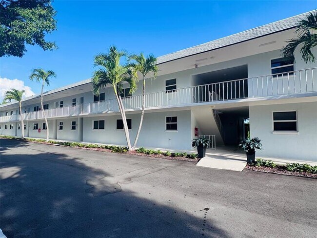 Building Photo - 207 Tropic Isle Dr