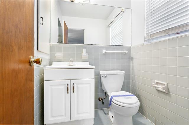 Building Photo - 2625 San Medina Ave